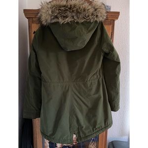 Hollister Winter Coat - Fur hood/Sherpa lined